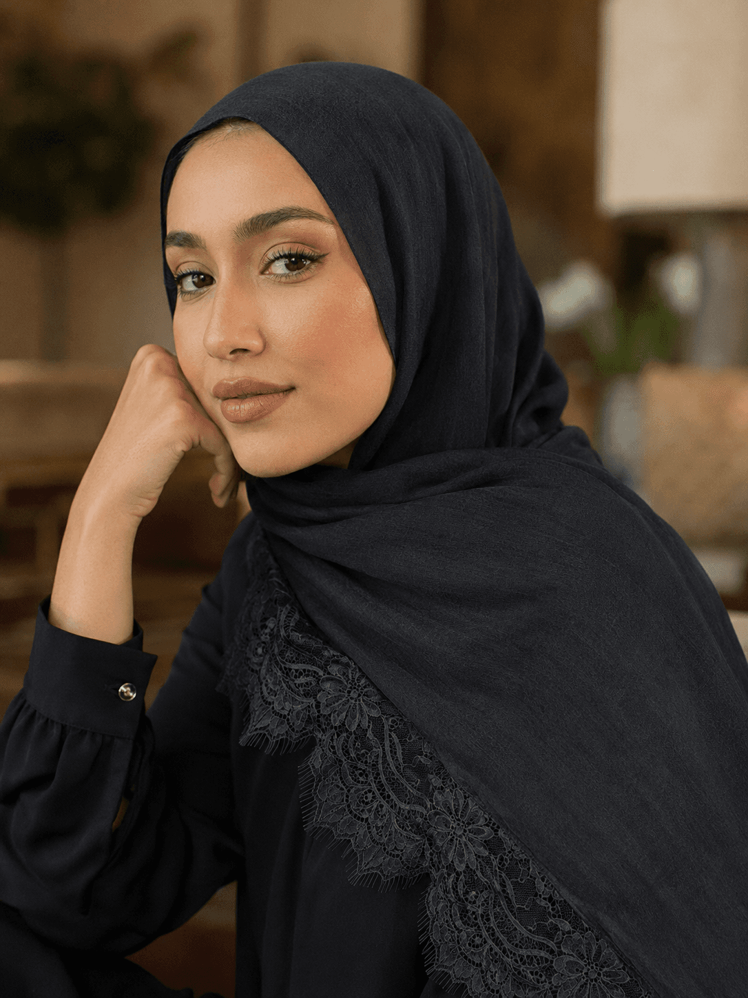 Modal Lace Hijab — Two-Tone Contrast Lace, Color Statement Collection — Modal Lace hijab, 100 pcs MOQ, OEM/ODM wholesale | QIUYAN — view 2