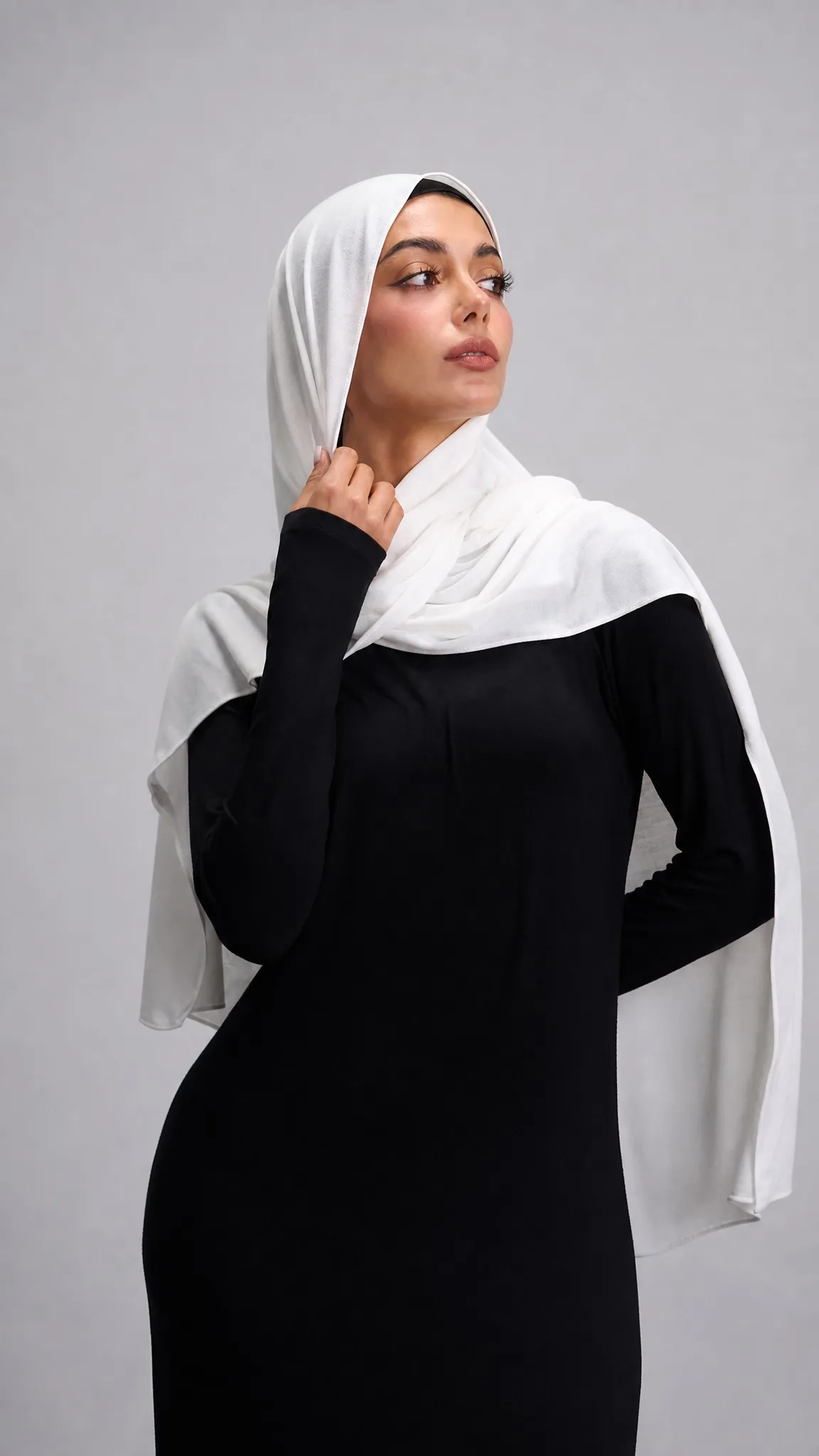 Private Label Cotton Jersey Hijab — Wholesale Solid Colors, OEM Manufacturer | Classic Everyday Collection — Mercerized Cotton Jersey hijab, 50 pcs MOQ, OEM/ODM wholesale | QIUYAN — view 4
